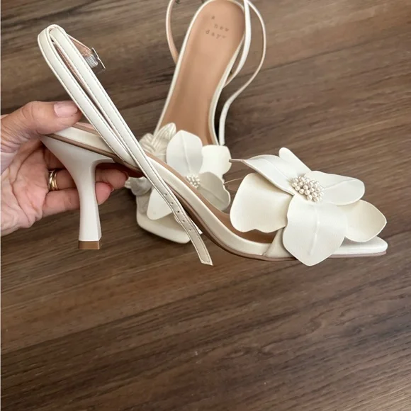 A New Day Cream Floral Heels - Picture 3 of 7
